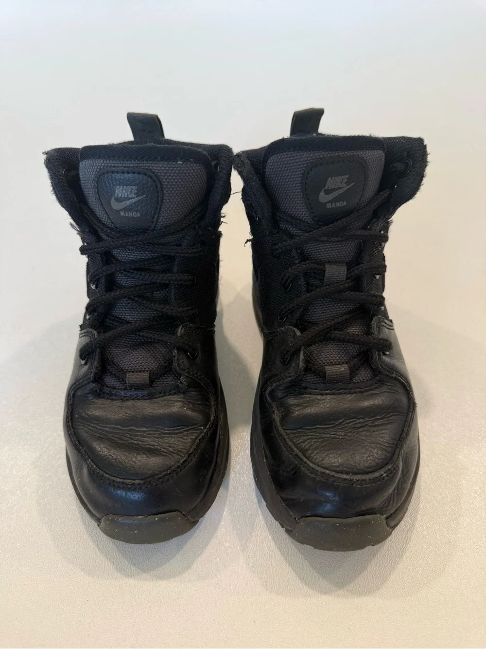 Nike Manoa Black Mid Top Boots Little Boys Size 12C